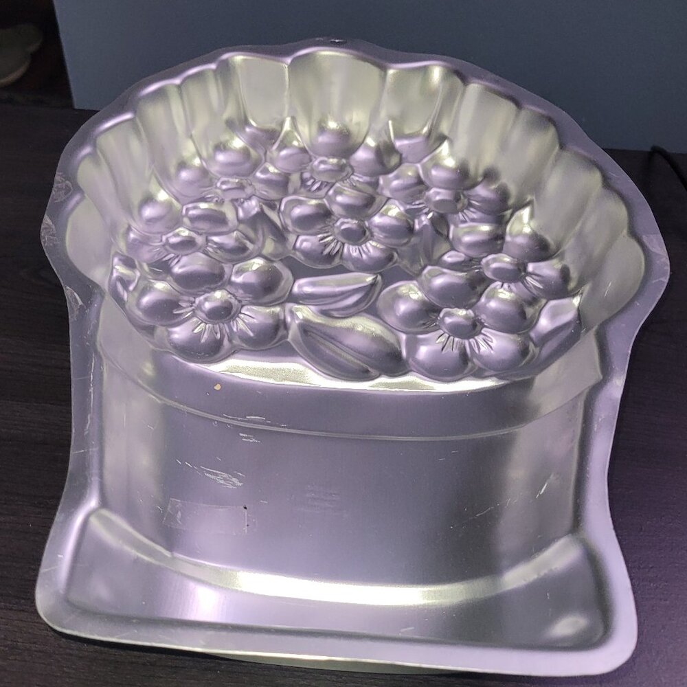 Vintage 1998 Wilton Cake Pan Flower Pot Bouquet Mold #2105-2030 Aluminum GC